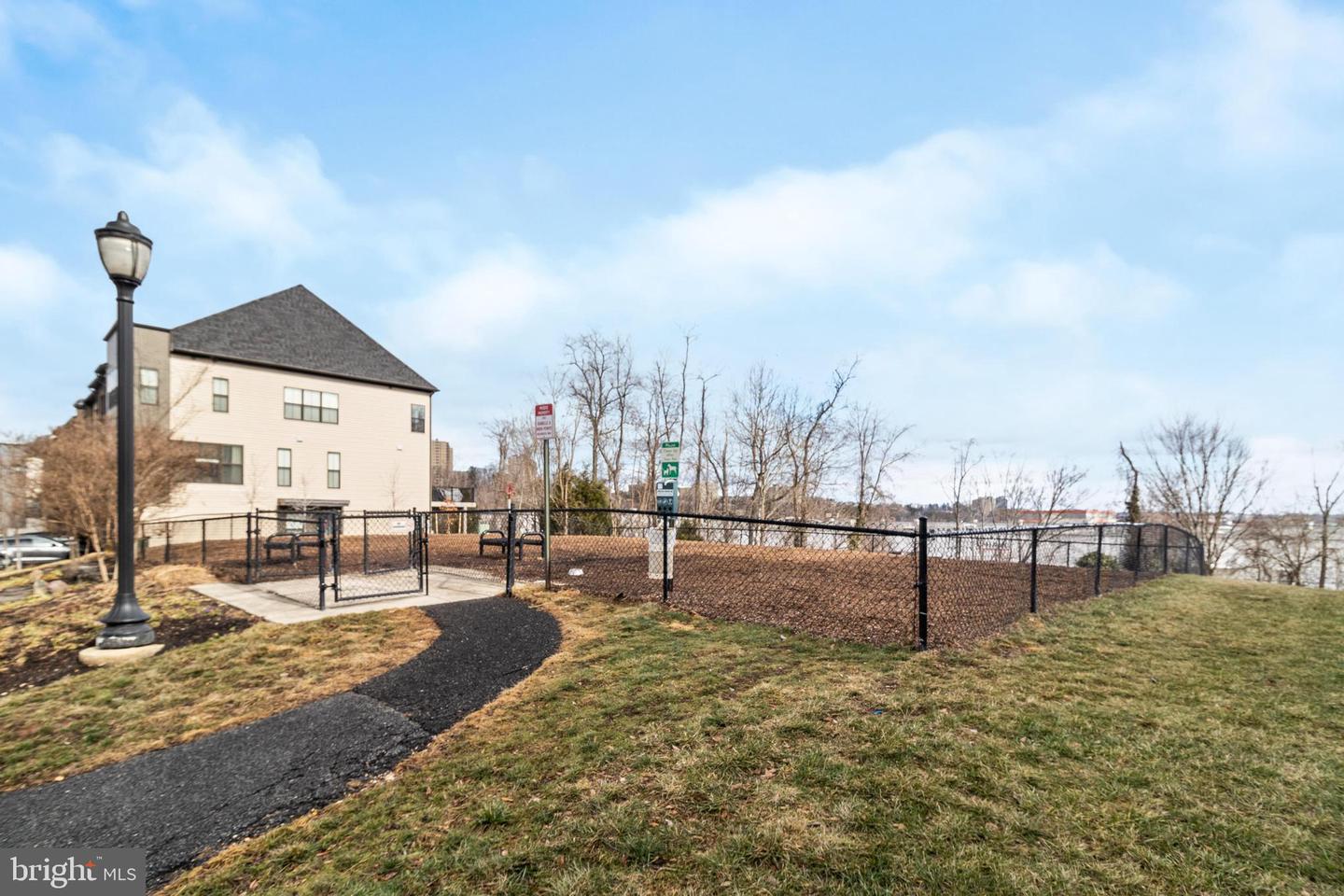6301 EDSALL RD #303, ALEXANDRIA, Virginia 22312, 1 Bedroom Bedrooms, ,1 BathroomBathrooms,Residential,For sale,6301 EDSALL RD #303,VAFX2251174 MLS # VAFX2251174