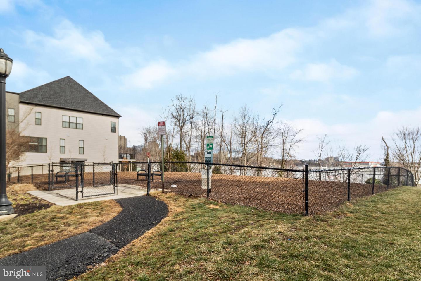 6301 EDSALL RD #303, ALEXANDRIA, Virginia 22312, 1 Bedroom Bedrooms, ,1 BathroomBathrooms,Residential,For sale,6301 EDSALL RD #303,VAFX2251174 MLS # VAFX2251174