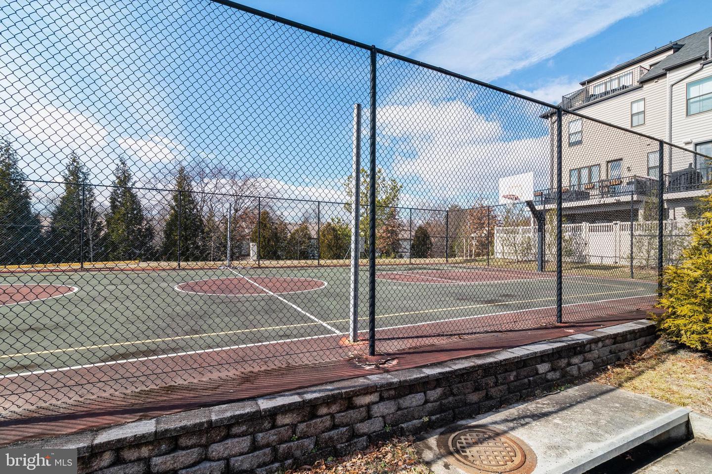 6301 EDSALL RD #303, ALEXANDRIA, Virginia 22312, 1 Bedroom Bedrooms, ,1 BathroomBathrooms,Residential,For sale,6301 EDSALL RD #303,VAFX2251174 MLS # VAFX2251174
