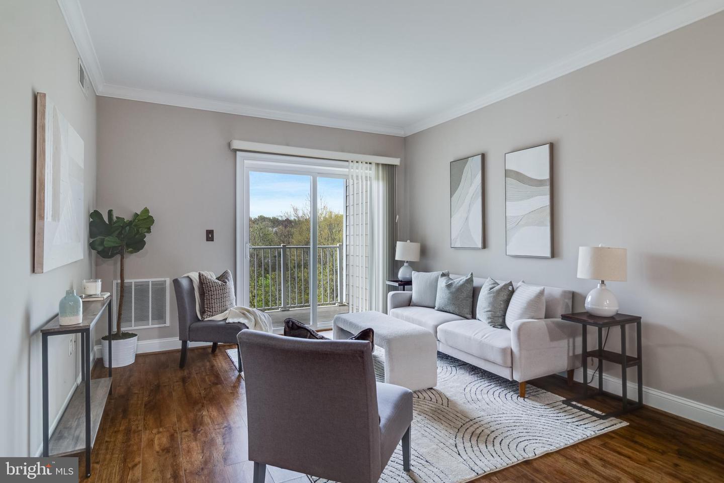 6301 EDSALL RD #303, ALEXANDRIA, Virginia 22312, 1 Bedroom Bedrooms, ,1 BathroomBathrooms,Residential,For sale,6301 EDSALL RD #303,VAFX2251174 MLS # VAFX2251174
