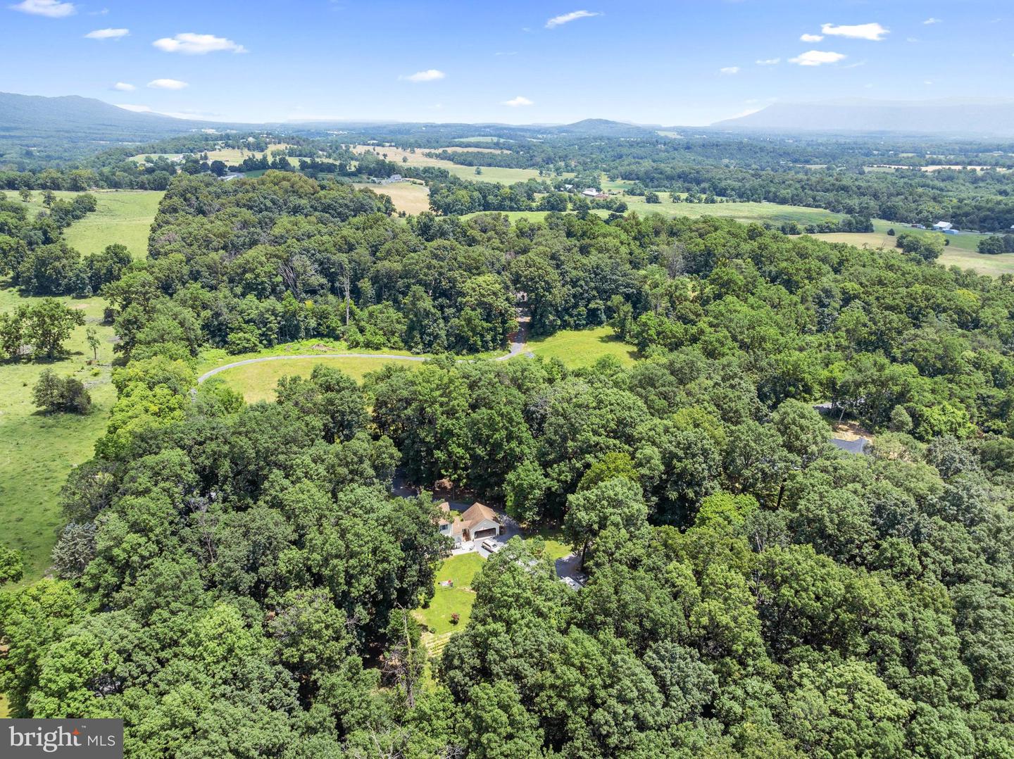 2529 SAUMSVILLE RD, MAURERTOWN, Virginia 22644, 3 Bedrooms Bedrooms, ,2 BathroomsBathrooms,Residential,For sale,2529 SAUMSVILLE RD,VASH2011830 MLS # VASH2011830