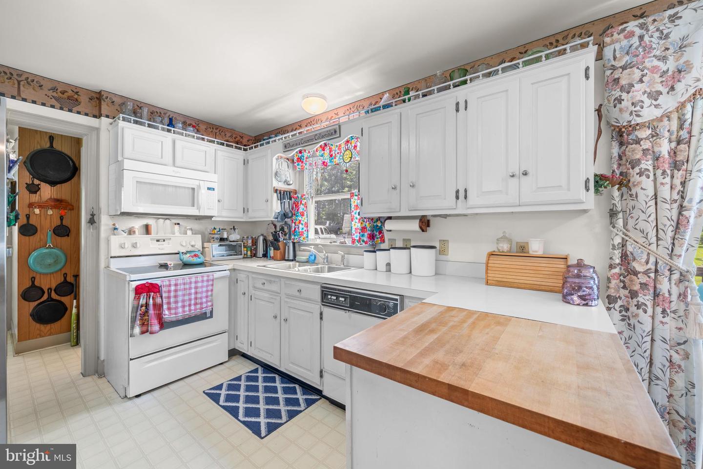 2529 SAUMSVILLE RD, MAURERTOWN, Virginia 22644, 3 Bedrooms Bedrooms, ,2 BathroomsBathrooms,Residential,For sale,2529 SAUMSVILLE RD,VASH2011830 MLS # VASH2011830