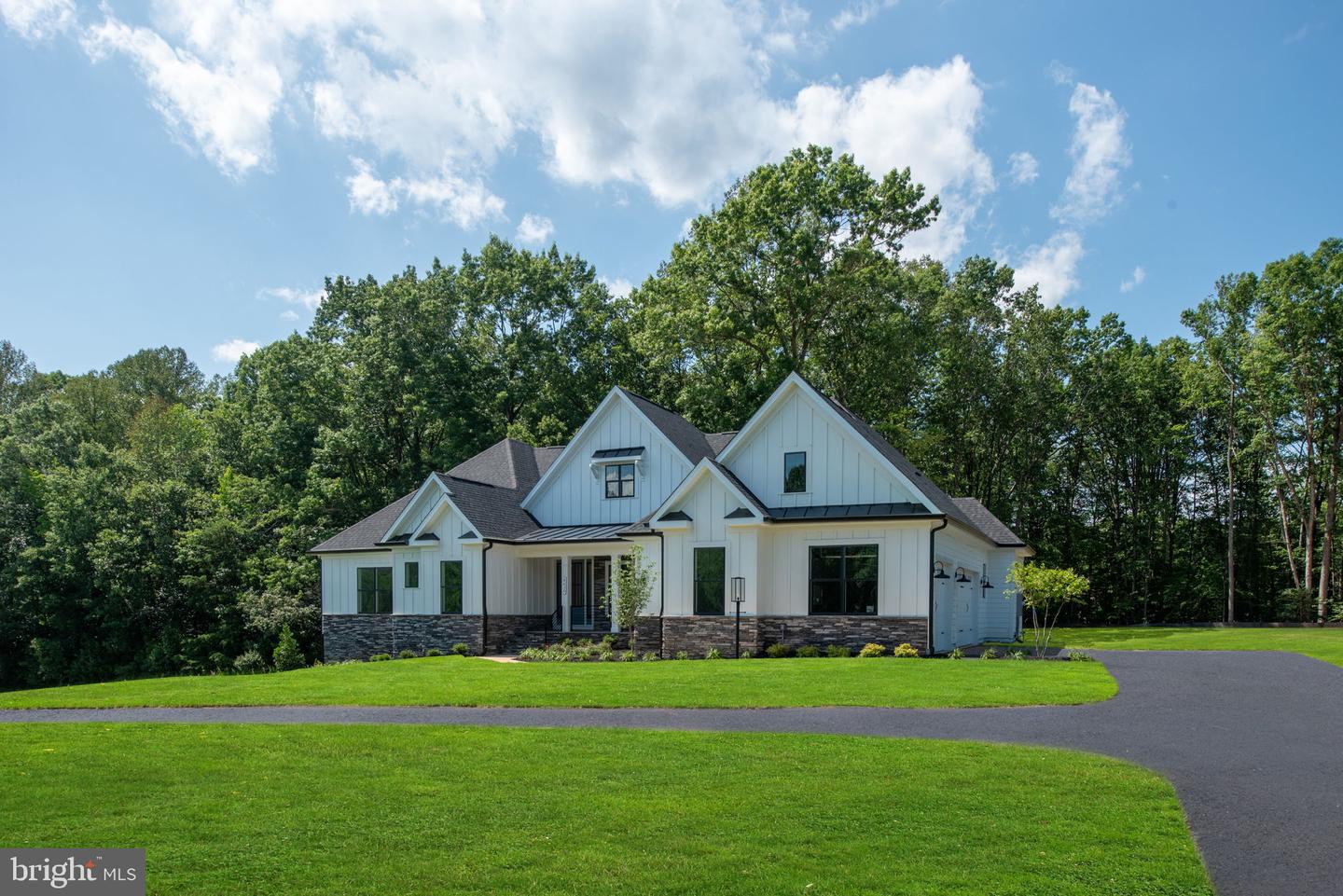 8630 ROSNI WAY, FREDERICKSBURG, Virginia 22407, 4 Bedrooms Bedrooms, ,5 BathroomsBathrooms,Residential,For sale,8630 ROSNI WAY,VASP2034244 MLS # VASP2034244