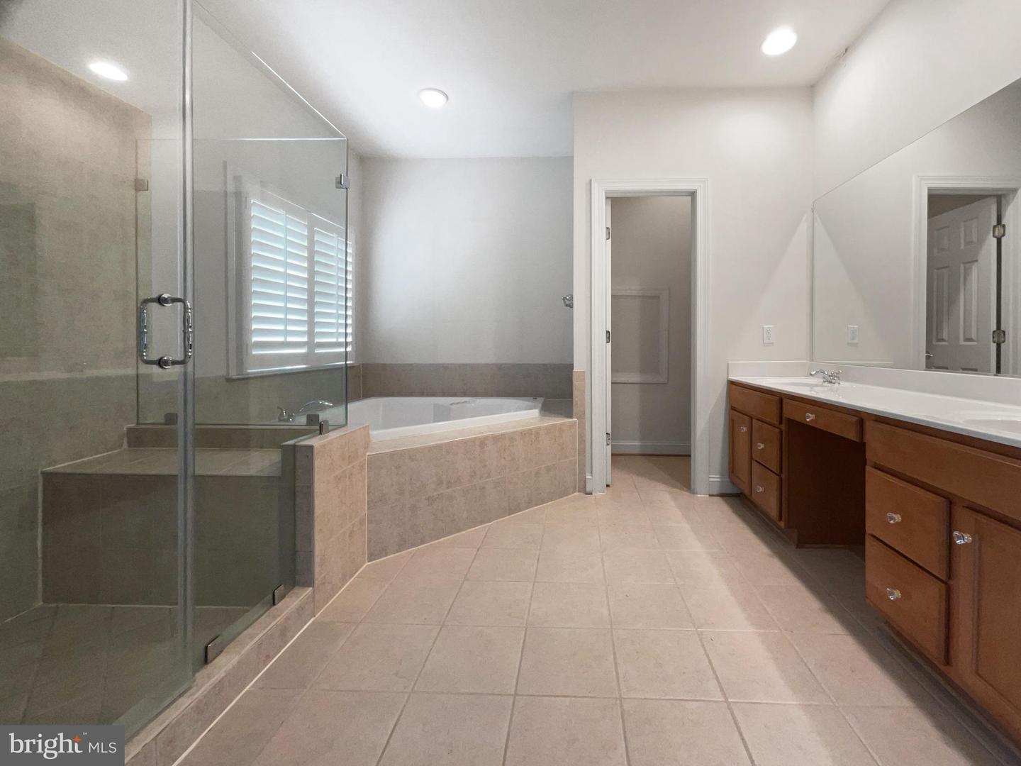 12054 GREATBRIDGE RD, WOODBRIDGE, Virginia 22192, 4 Bedrooms Bedrooms, ,4 BathroomsBathrooms,Residential,For sale,12054 GREATBRIDGE RD,VAPW2098058 MLS # VAPW2098058