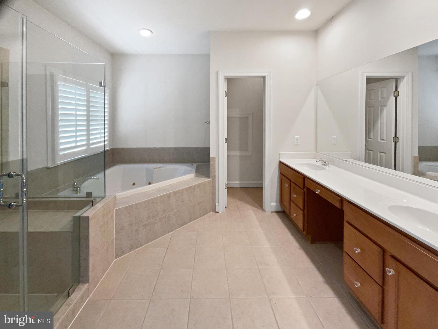 12054 GREATBRIDGE RD, WOODBRIDGE, Virginia 22192, 4 Bedrooms Bedrooms, ,4 BathroomsBathrooms,Residential,For sale,12054 GREATBRIDGE RD,VAPW2098058 MLS # VAPW2098058