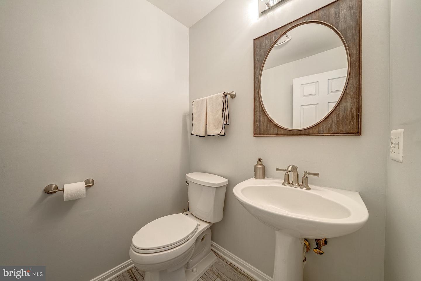 711 INVERMERE DR NE, LEESBURG, Virginia 20176, 4 Bedrooms Bedrooms, ,4 BathroomsBathrooms,Residential,For sale,711 INVERMERE DR NE,VALO2100580 MLS # VALO2100580