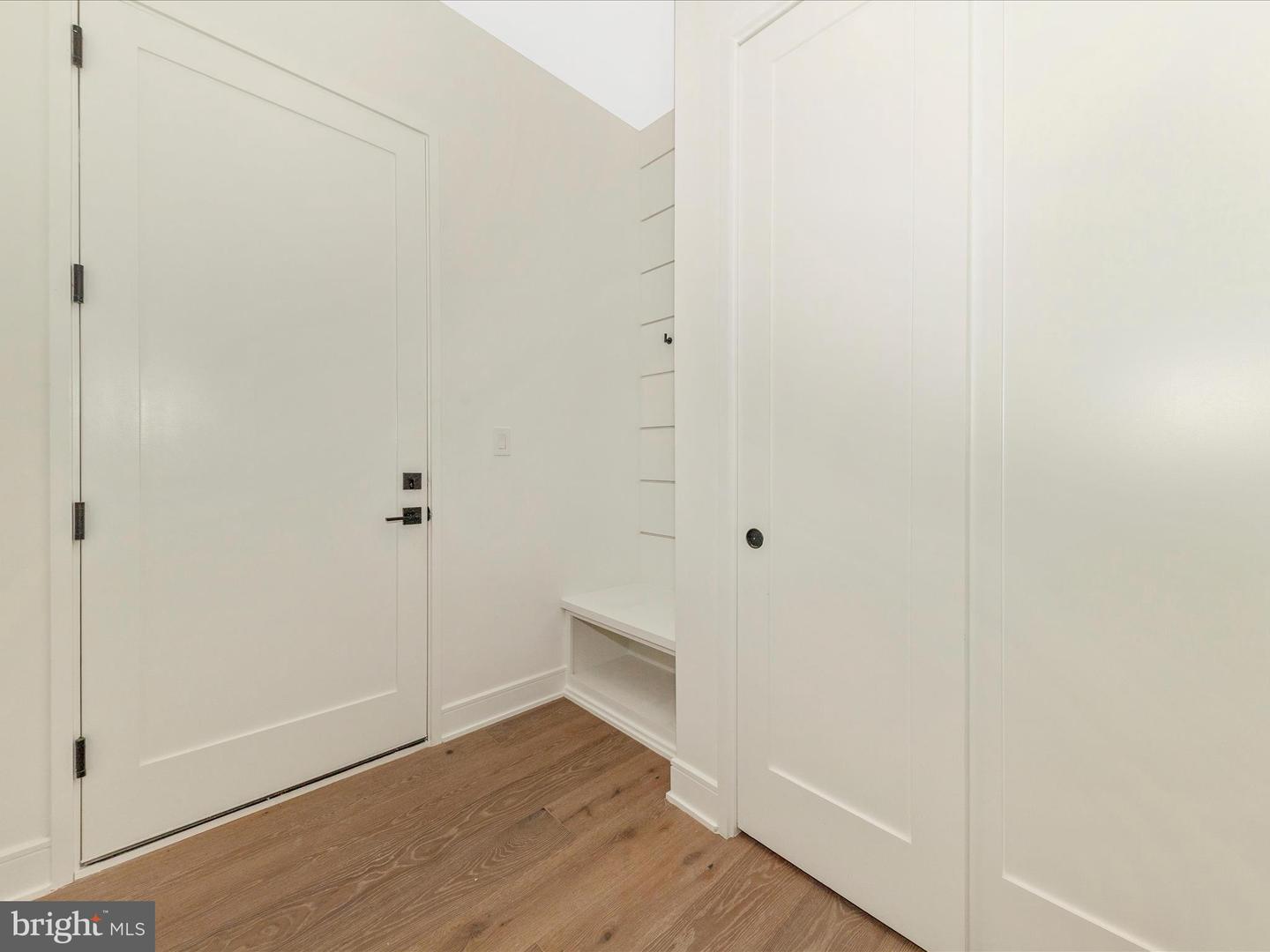 1009 HILLCREST DR SW, VIENNA, Virginia 22180, 6 Bedrooms Bedrooms, ,6 BathroomsBathrooms,Residential,For sale,1009 HILLCREST DR SW,VAFX2250790 MLS # VAFX2250790