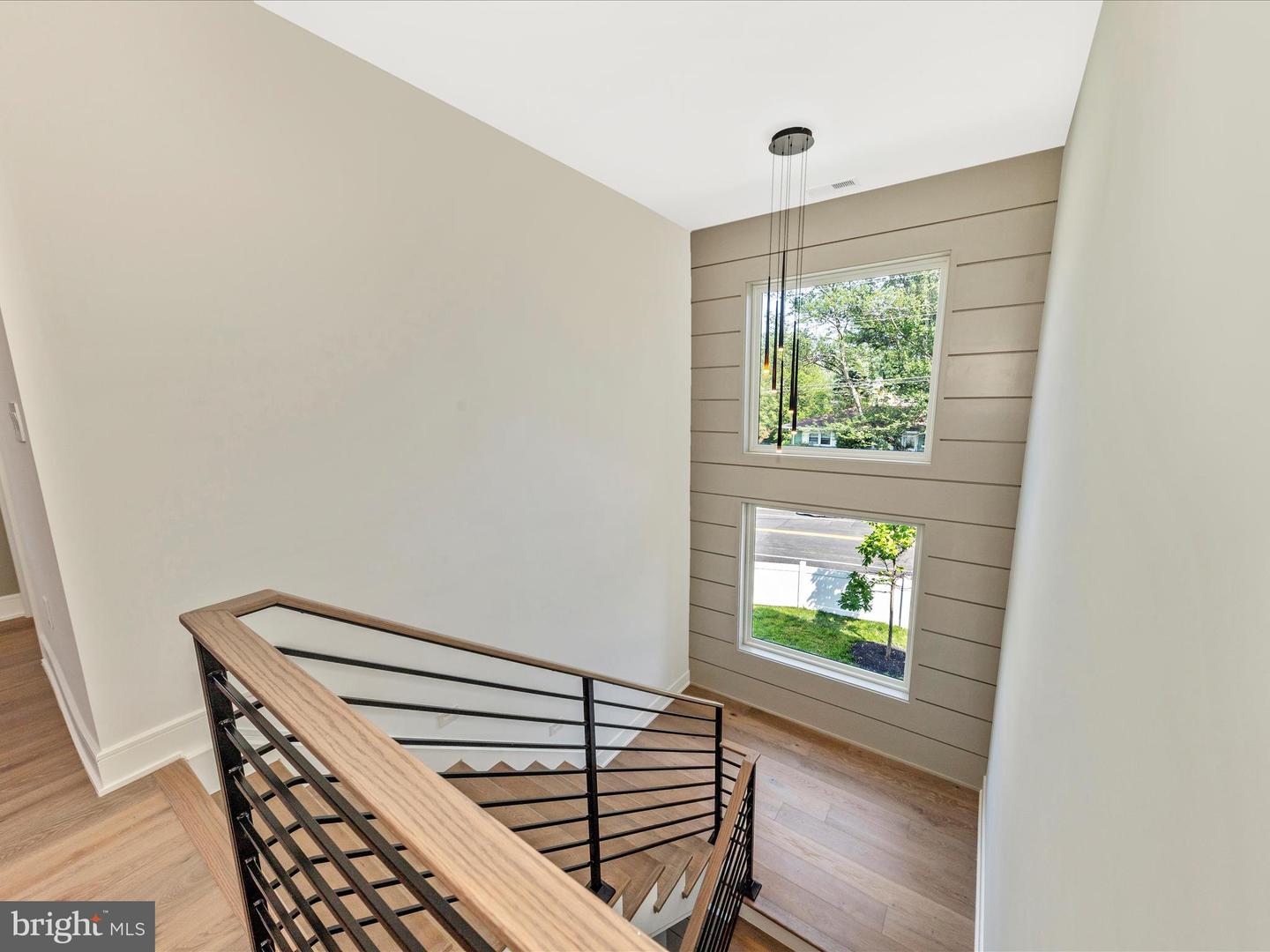 1009 HILLCREST DR SW, VIENNA, Virginia 22180, 6 Bedrooms Bedrooms, ,6 BathroomsBathrooms,Residential,For sale,1009 HILLCREST DR SW,VAFX2250790 MLS # VAFX2250790