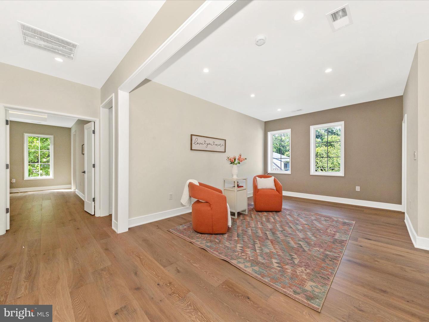 1009 HILLCREST DR SW, VIENNA, Virginia 22180, 6 Bedrooms Bedrooms, ,6 BathroomsBathrooms,Residential,For sale,1009 HILLCREST DR SW,VAFX2250790 MLS # VAFX2250790