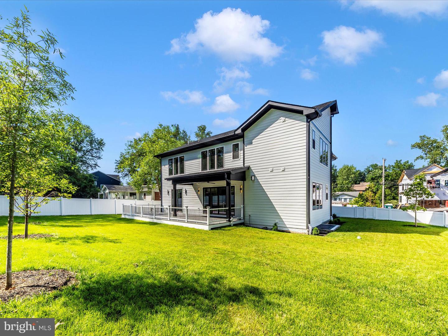 1009 HILLCREST DR SW, VIENNA, Virginia 22180, 6 Bedrooms Bedrooms, ,6 BathroomsBathrooms,Residential,For sale,1009 HILLCREST DR SW,VAFX2250790 MLS # VAFX2250790
