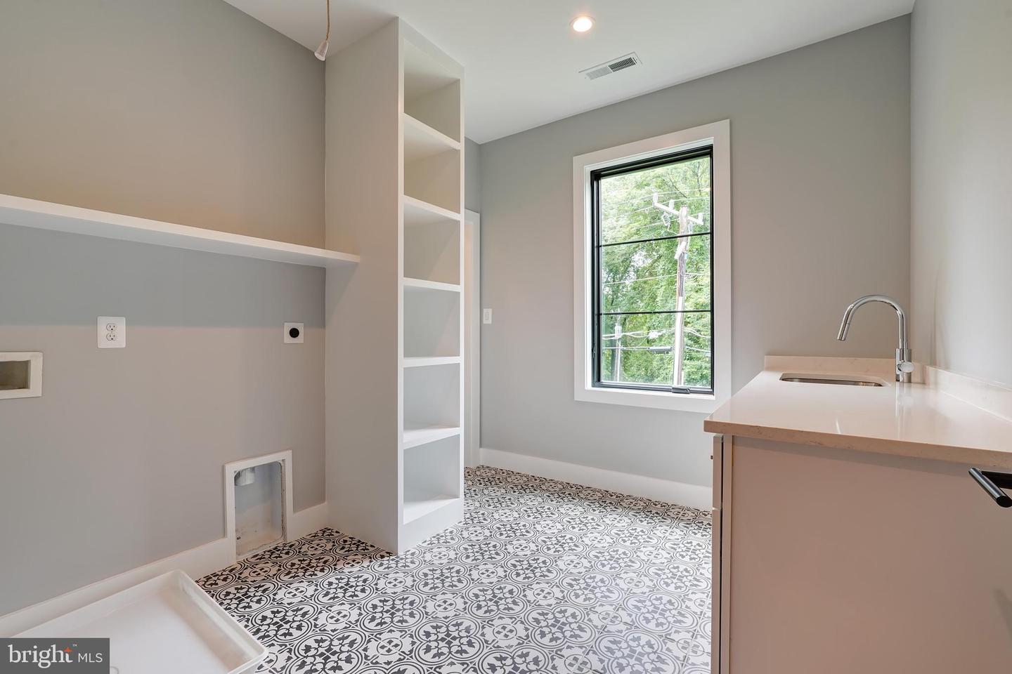 7507 BOX ELDER CT, MCLEAN, Virginia 22102, 7 Bedrooms Bedrooms, ,6 BathroomsBathrooms,Residential,For sale,7507 BOX ELDER CT,VAFX2250964 MLS # VAFX2250964