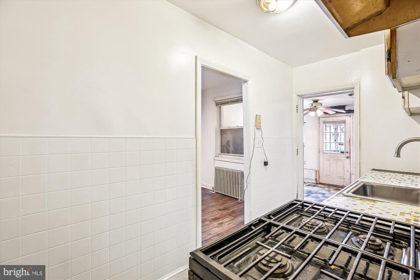 428 20TH ST NE, WASHINGTON, District Of Columbia 20002, 2 Bedrooms Bedrooms, ,1 BathroomBathrooms,Residential,For sale,428 20TH ST NE,DCDC2207840 MLS # DCDC2207840