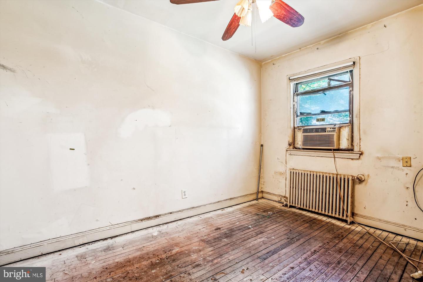428 20TH ST NE, WASHINGTON, District Of Columbia 20002, 2 Bedrooms Bedrooms, ,1 BathroomBathrooms,Residential,For sale,428 20TH ST NE,DCDC2207840 MLS # DCDC2207840