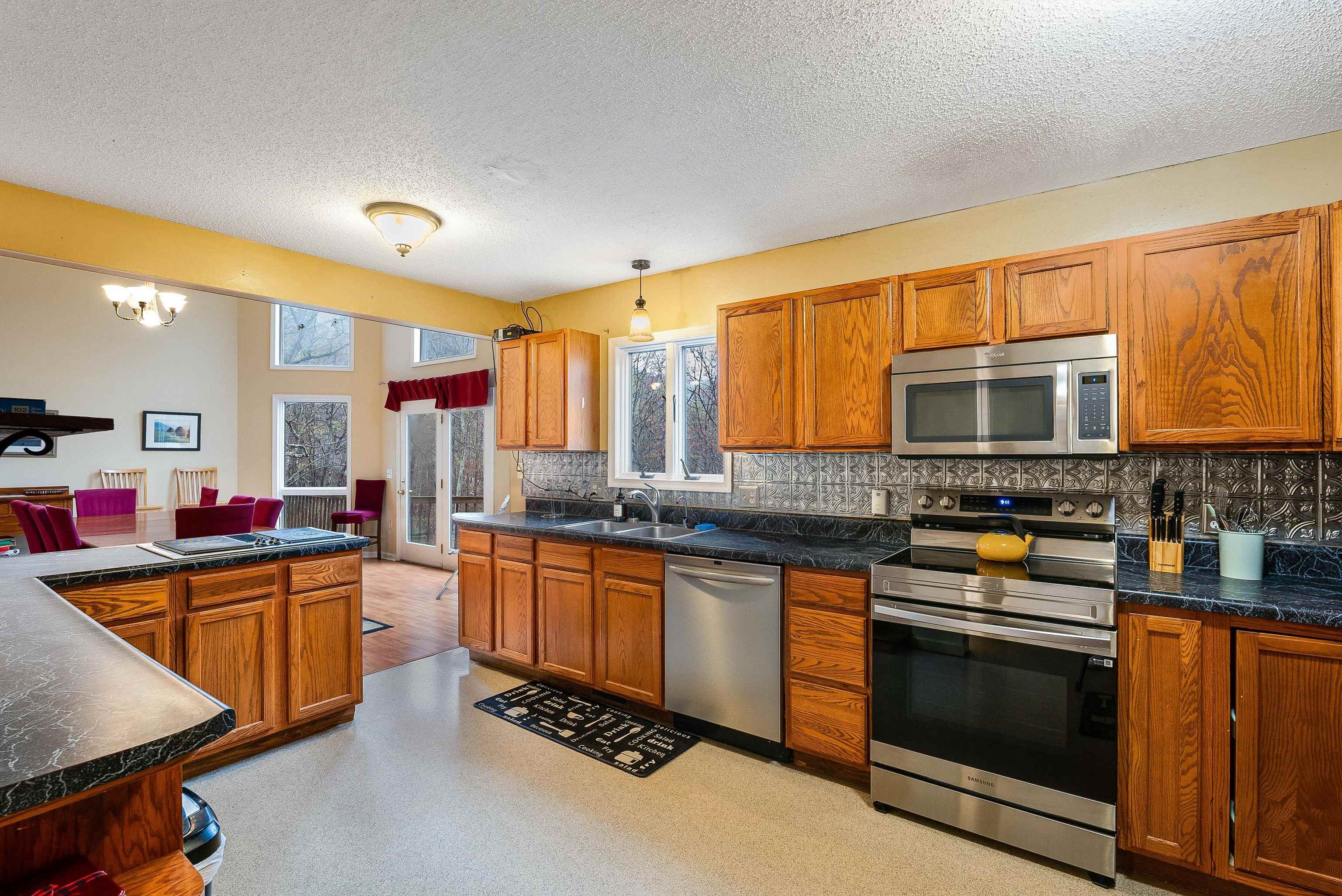 411 RAINIER RD, MCGAHEYSVILLE, Virginia 22840, 6 Bedrooms Bedrooms, ,4 BathroomsBathrooms,Residential,411 RAINIER RD,662945 MLS # 662945
