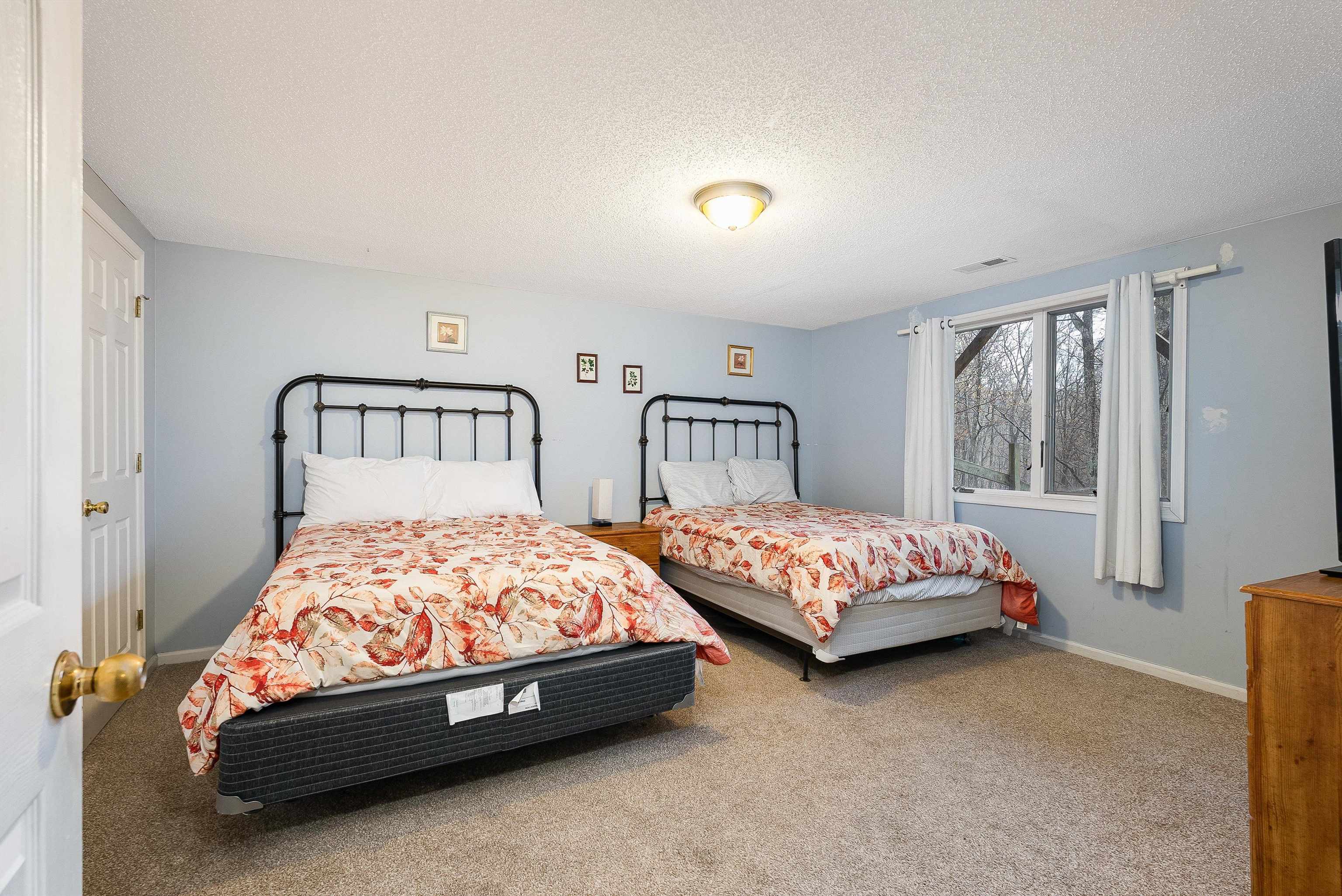 411 RAINIER RD, MCGAHEYSVILLE, Virginia 22840, 6 Bedrooms Bedrooms, ,4 BathroomsBathrooms,Residential,411 RAINIER RD,662945 MLS # 662945