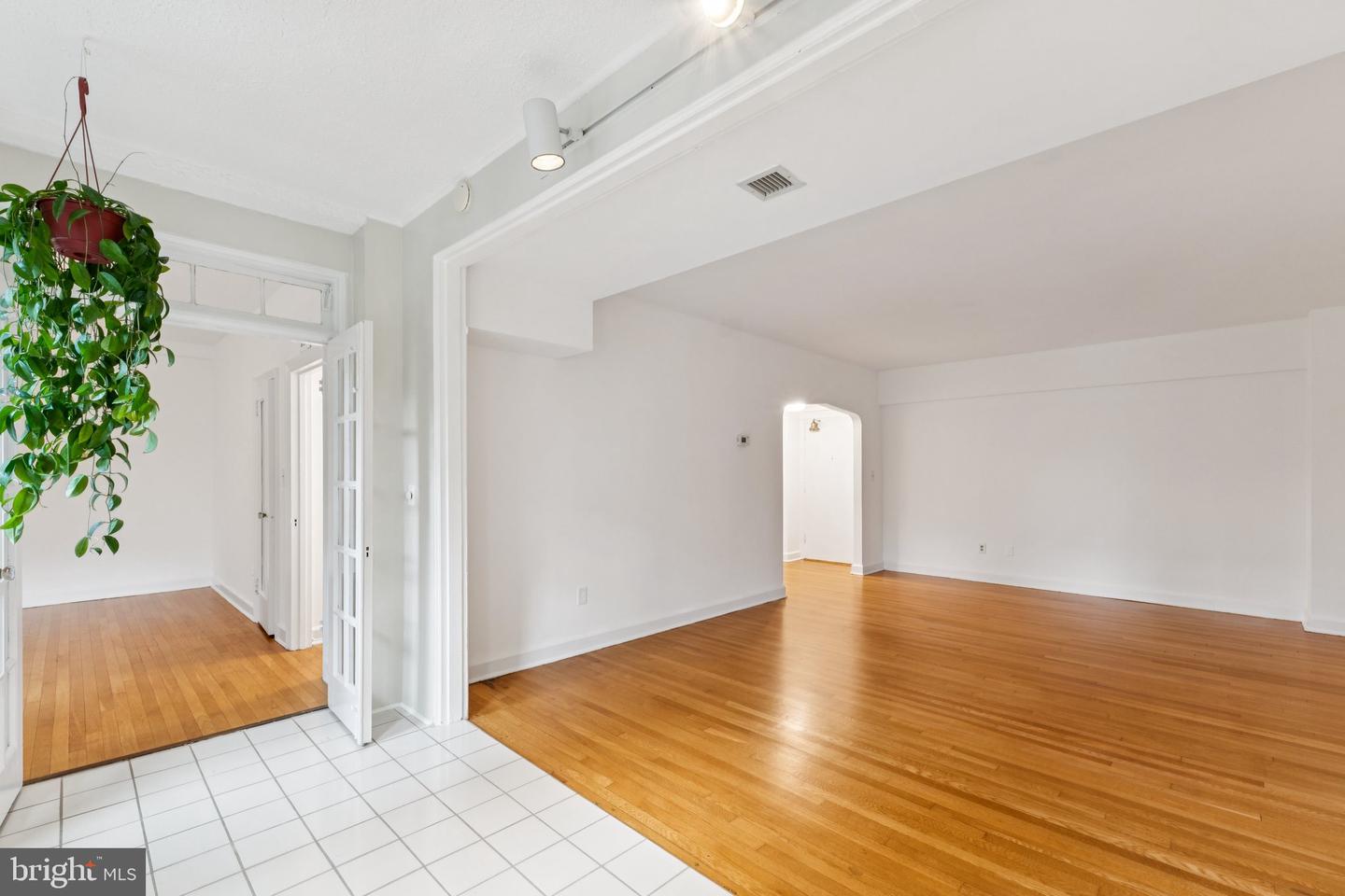 4707 CONNECTICUT AVE NW #211-213, WASHINGTON, District Of Columbia 20008, 2 Bedrooms Bedrooms, ,2 BathroomsBathrooms,Residential,For sale,4707 CONNECTICUT AVE NW #211-213,DCDC2184974 MLS # DCDC2184974