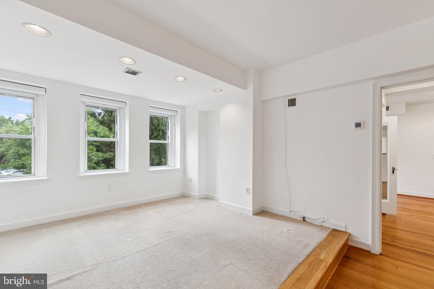 4707 CONNECTICUT AVE NW #211-213, WASHINGTON, District Of Columbia 20008, 2 Bedrooms Bedrooms, ,2 BathroomsBathrooms,Residential,For sale,4707 CONNECTICUT AVE NW #211-213,DCDC2184974 MLS # DCDC2184974