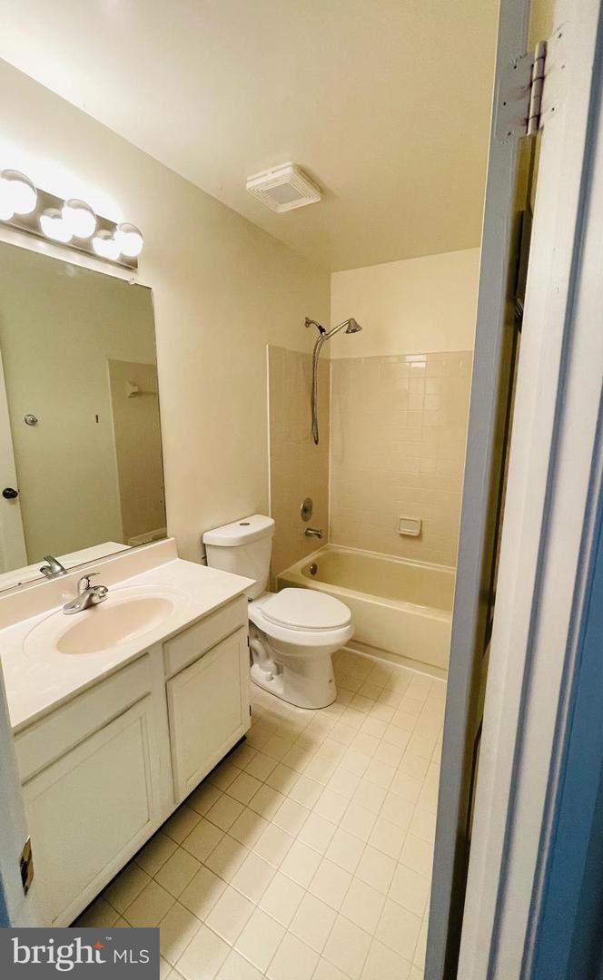 46939 RABBITRUN TER, STERLING, Virginia 20164, 3 Bedrooms Bedrooms, ,3 BathroomsBathrooms,Residential,For sale,46939 RABBITRUN TER,VALO2094598 MLS # VALO2094598