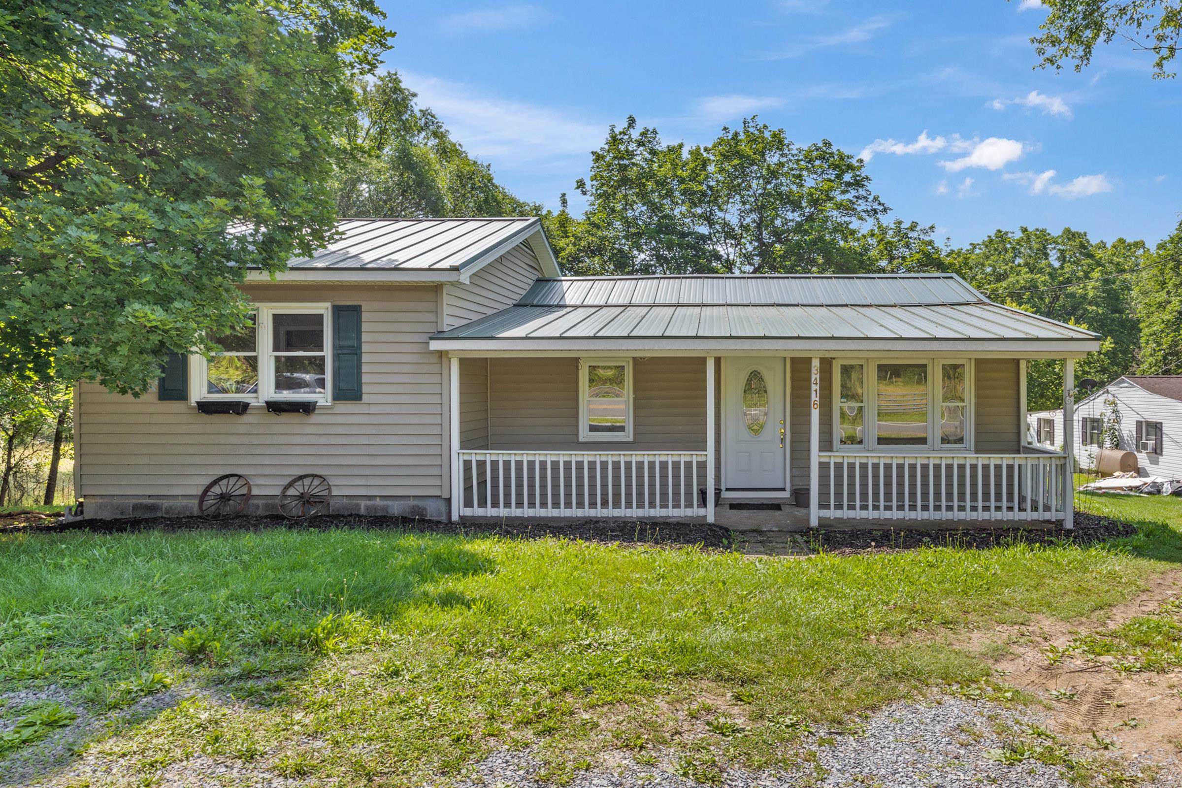 3416 E POINT RD, ELKTON, Virginia 22827, 3 Bedrooms Bedrooms, ,1 BathroomBathrooms,Residential,3416 E POINT RD,666155 MLS # 666155