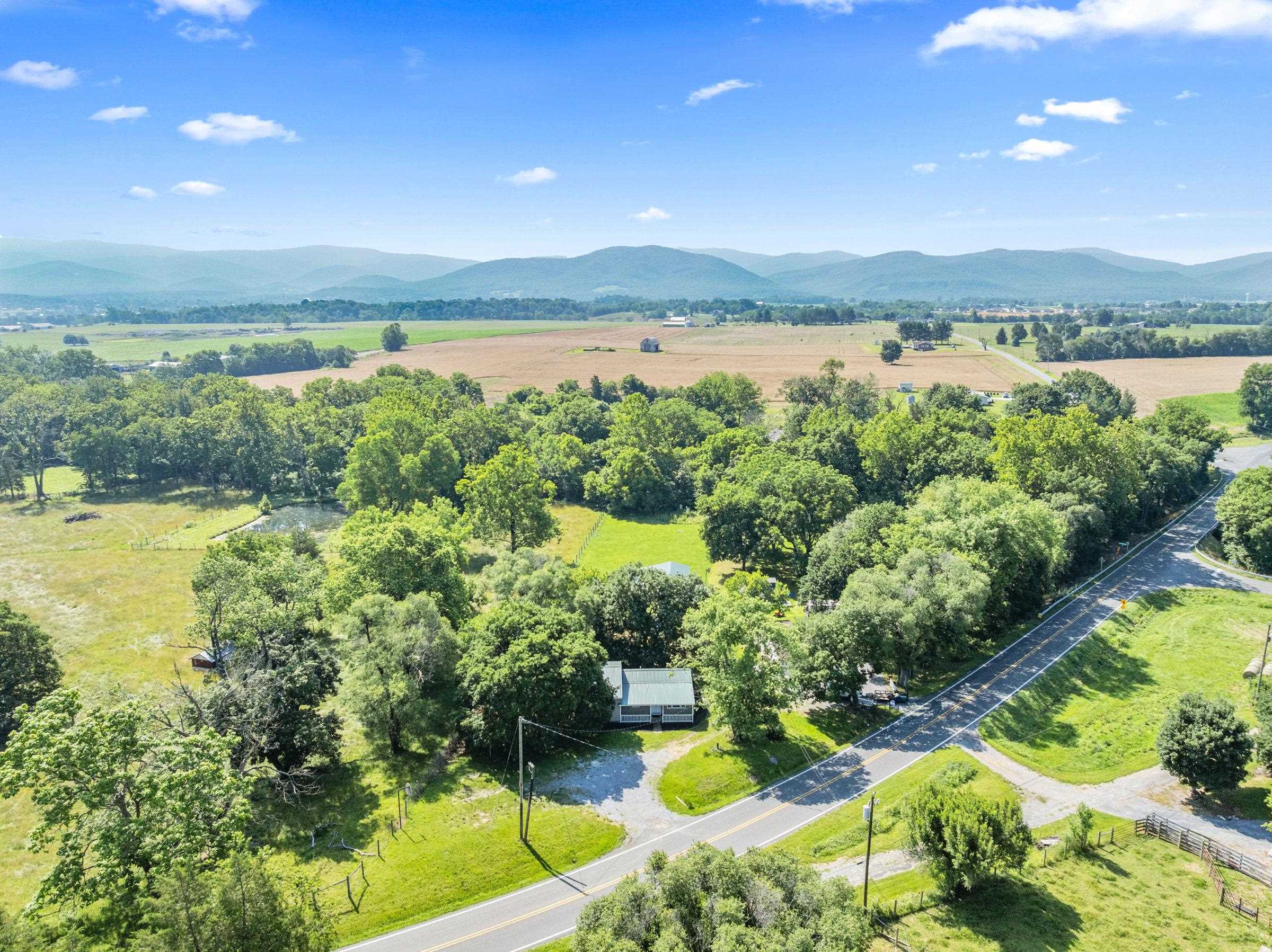 3416 E POINT RD, ELKTON, Virginia 22827, 3 Bedrooms Bedrooms, ,1 BathroomBathrooms,Residential,3416 E POINT RD,666155 MLS # 666155