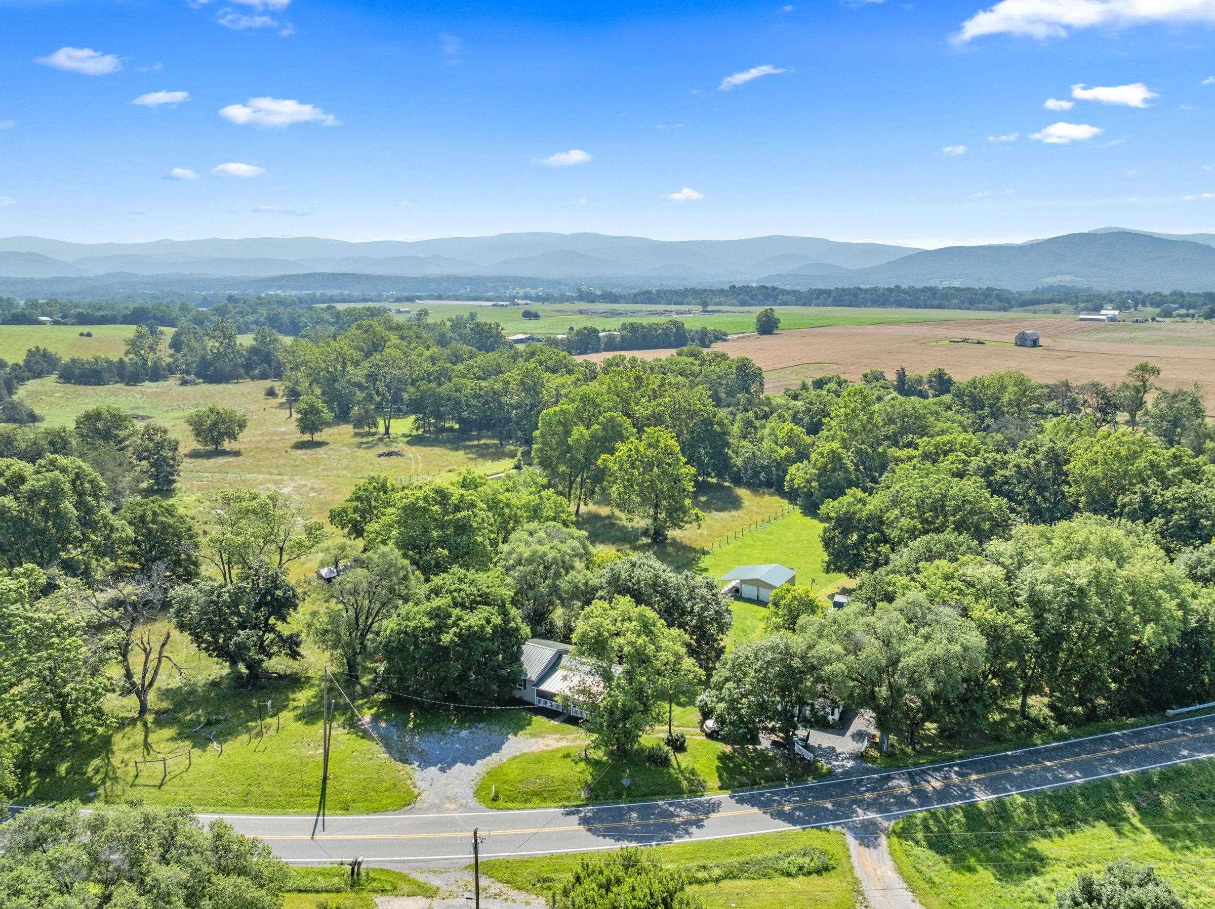 3416 E POINT RD, ELKTON, Virginia 22827, 3 Bedrooms Bedrooms, ,1 BathroomBathrooms,Residential,3416 E POINT RD,666155 MLS # 666155