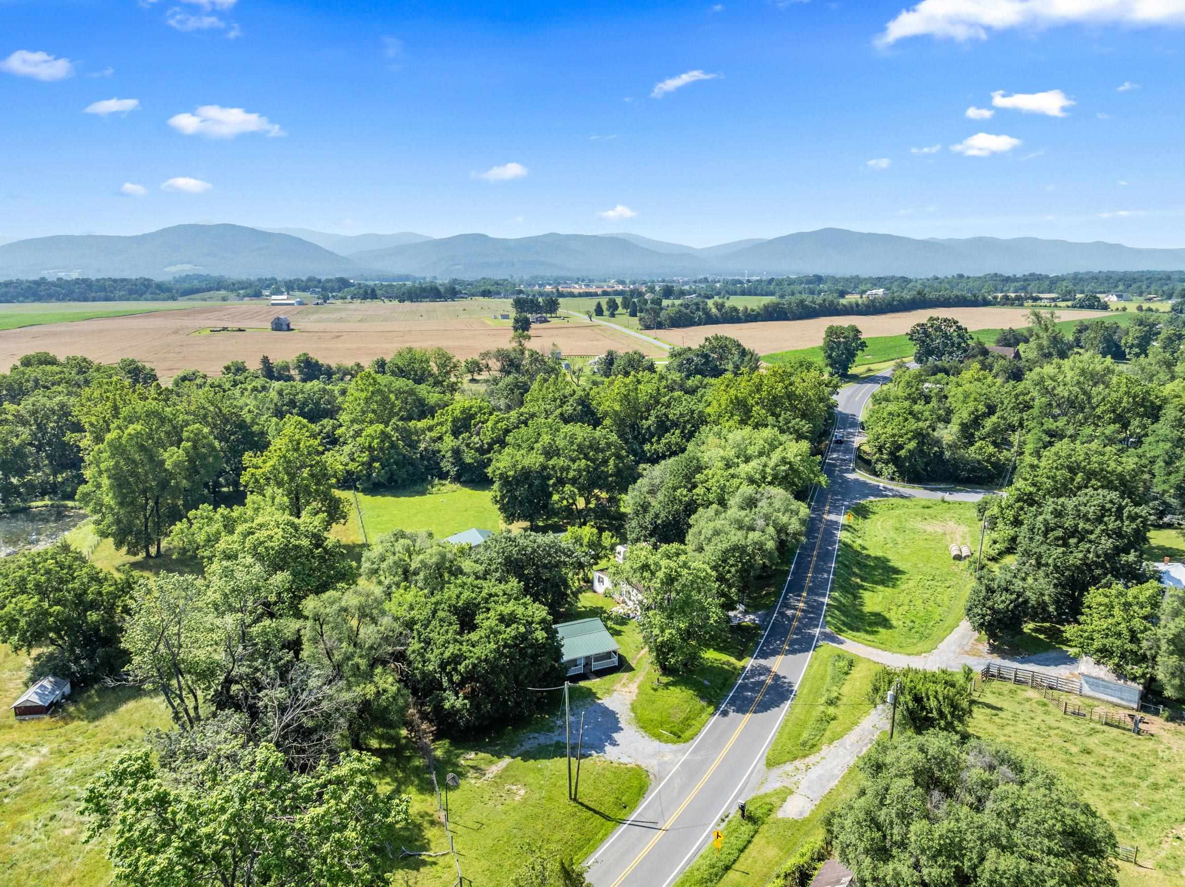 3416 E POINT RD, ELKTON, Virginia 22827, 3 Bedrooms Bedrooms, ,1 BathroomBathrooms,Residential,3416 E POINT RD,666155 MLS # 666155