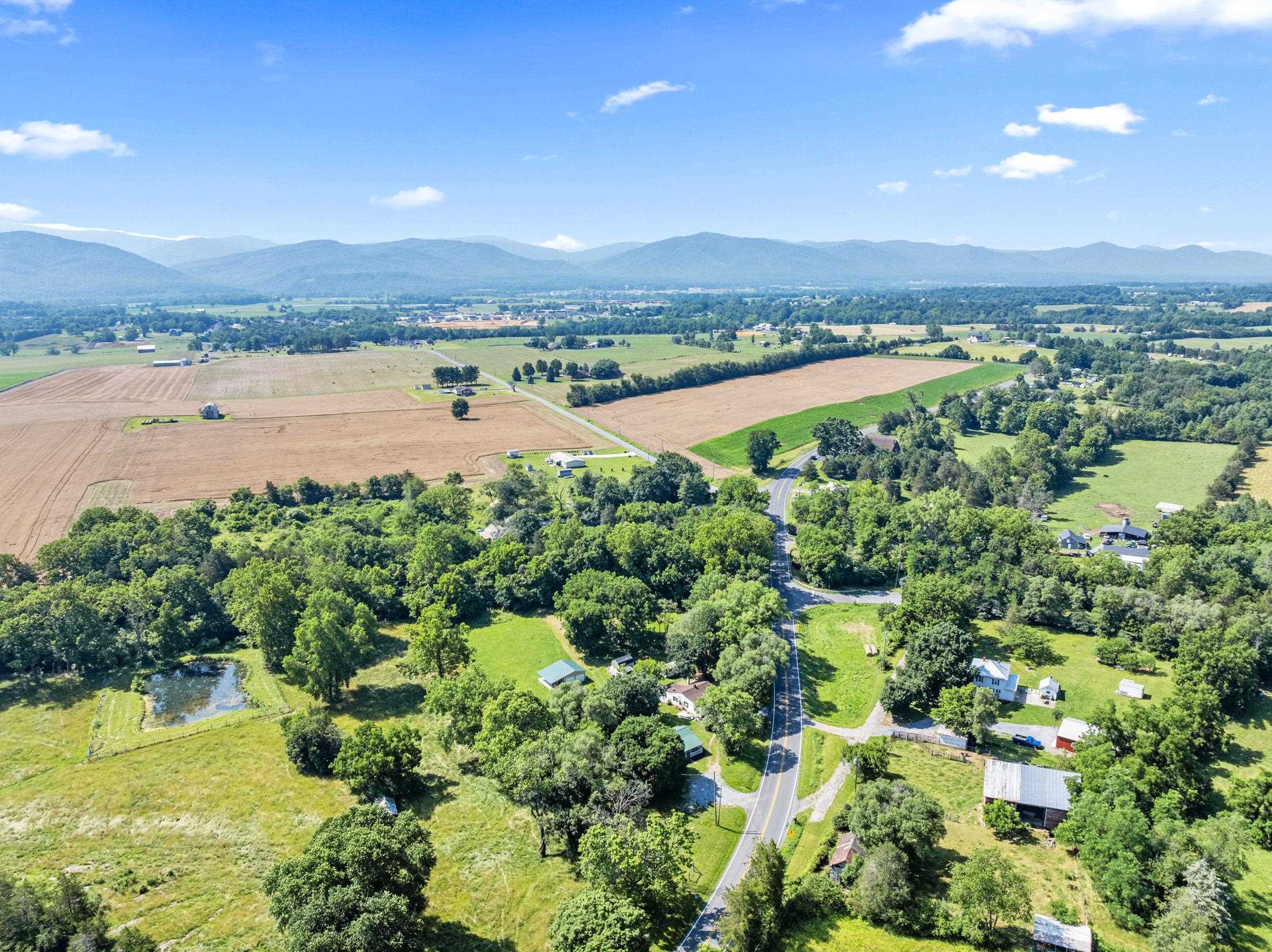3416 E POINT RD, ELKTON, Virginia 22827, 3 Bedrooms Bedrooms, ,1 BathroomBathrooms,Residential,3416 E POINT RD,666155 MLS # 666155
