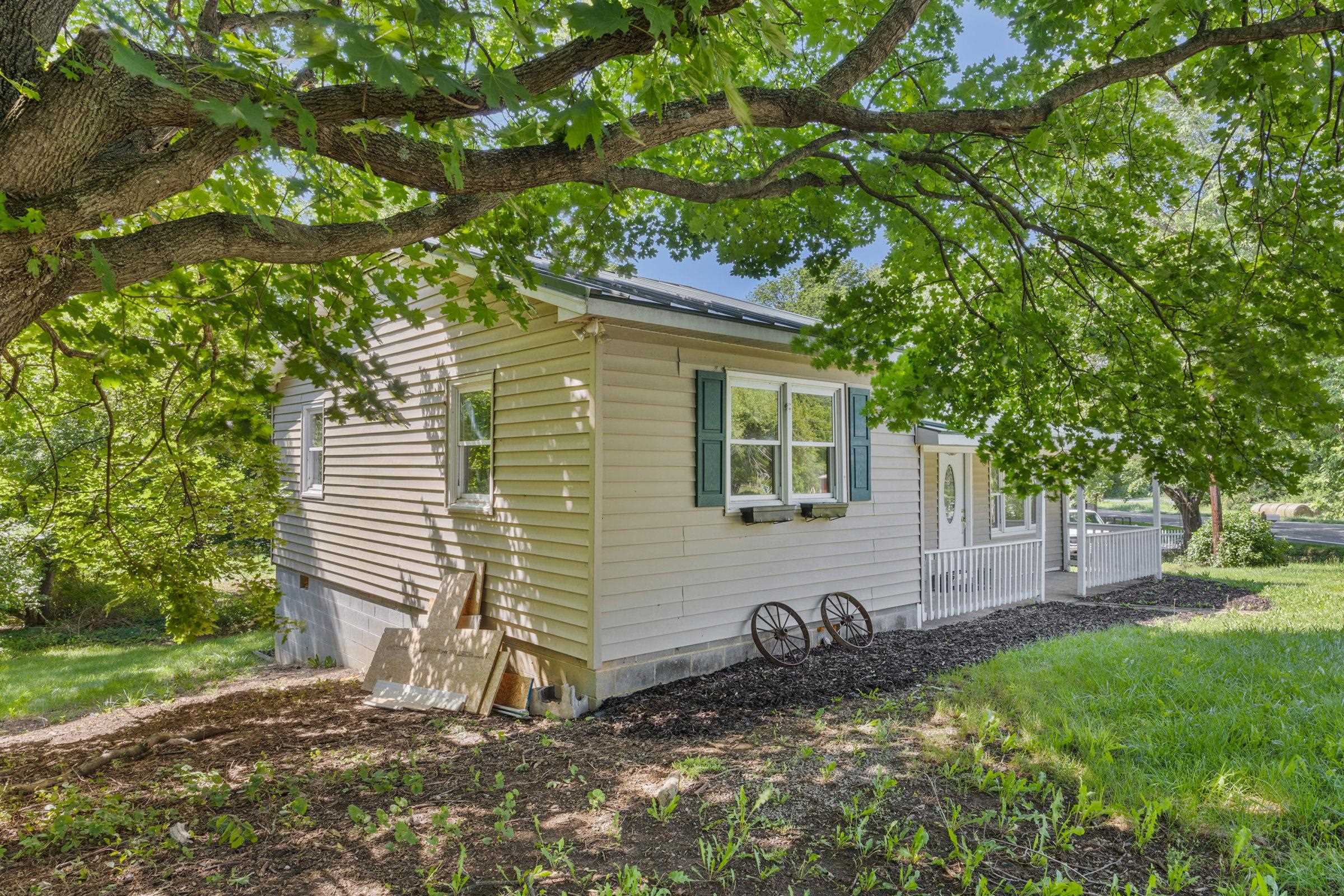 3416 E POINT RD, ELKTON, Virginia 22827, 3 Bedrooms Bedrooms, ,1 BathroomBathrooms,Residential,3416 E POINT RD,666155 MLS # 666155