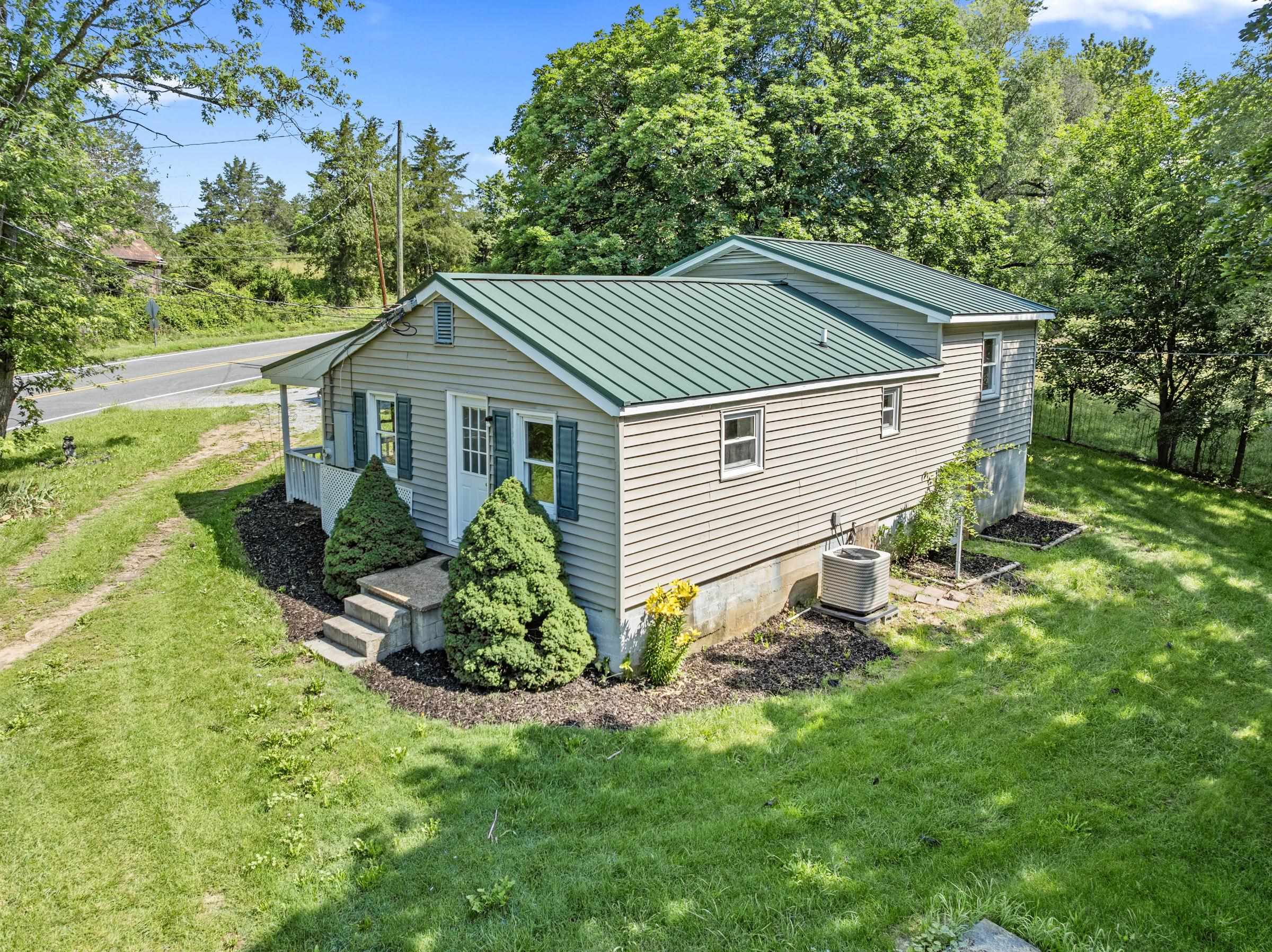 3416 E POINT RD, ELKTON, Virginia 22827, 3 Bedrooms Bedrooms, ,1 BathroomBathrooms,Residential,3416 E POINT RD,666155 MLS # 666155