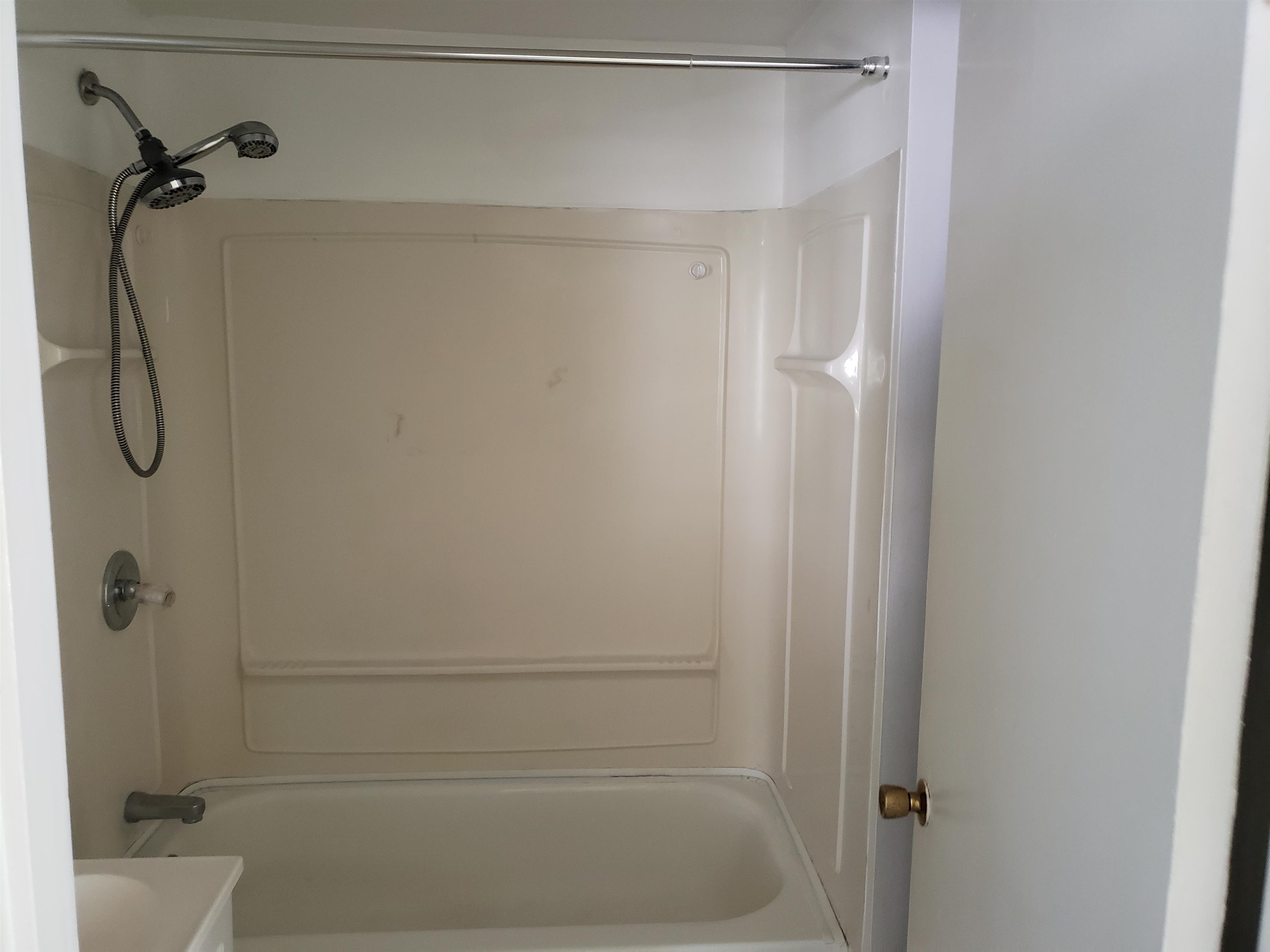 97 KINGSTOWN LN, HOT SPRINGS, Virginia 24445, 2 Bedrooms Bedrooms, ,1 BathroomBathrooms,Residential,Kingtown,97 KINGSTOWN LN,666156 MLS # 666156