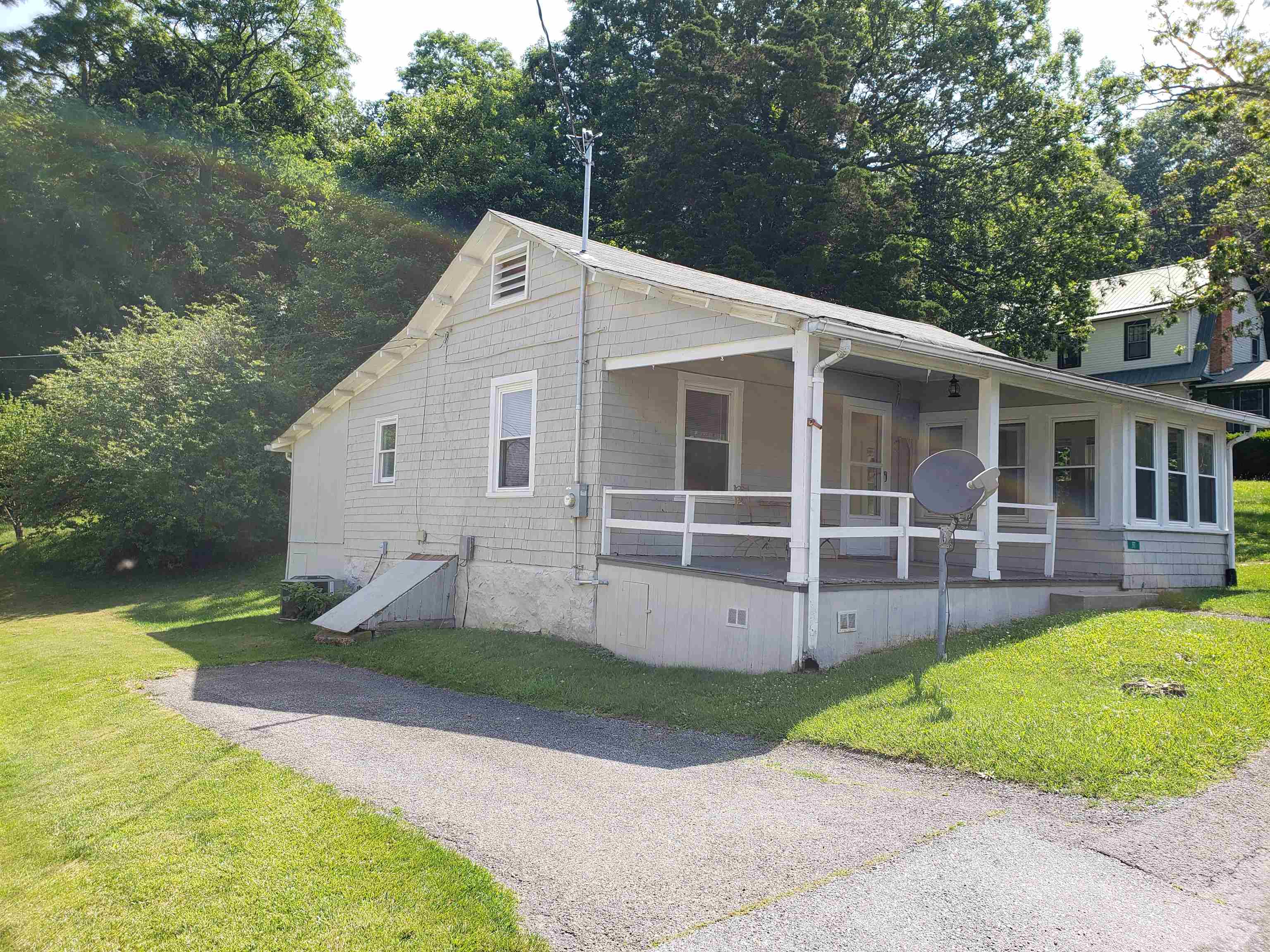 97 KINGSTOWN LN, HOT SPRINGS, Virginia 24445, 2 Bedrooms Bedrooms, ,1 BathroomBathrooms,Residential,Kingtown,97 KINGSTOWN LN,666156 MLS # 666156