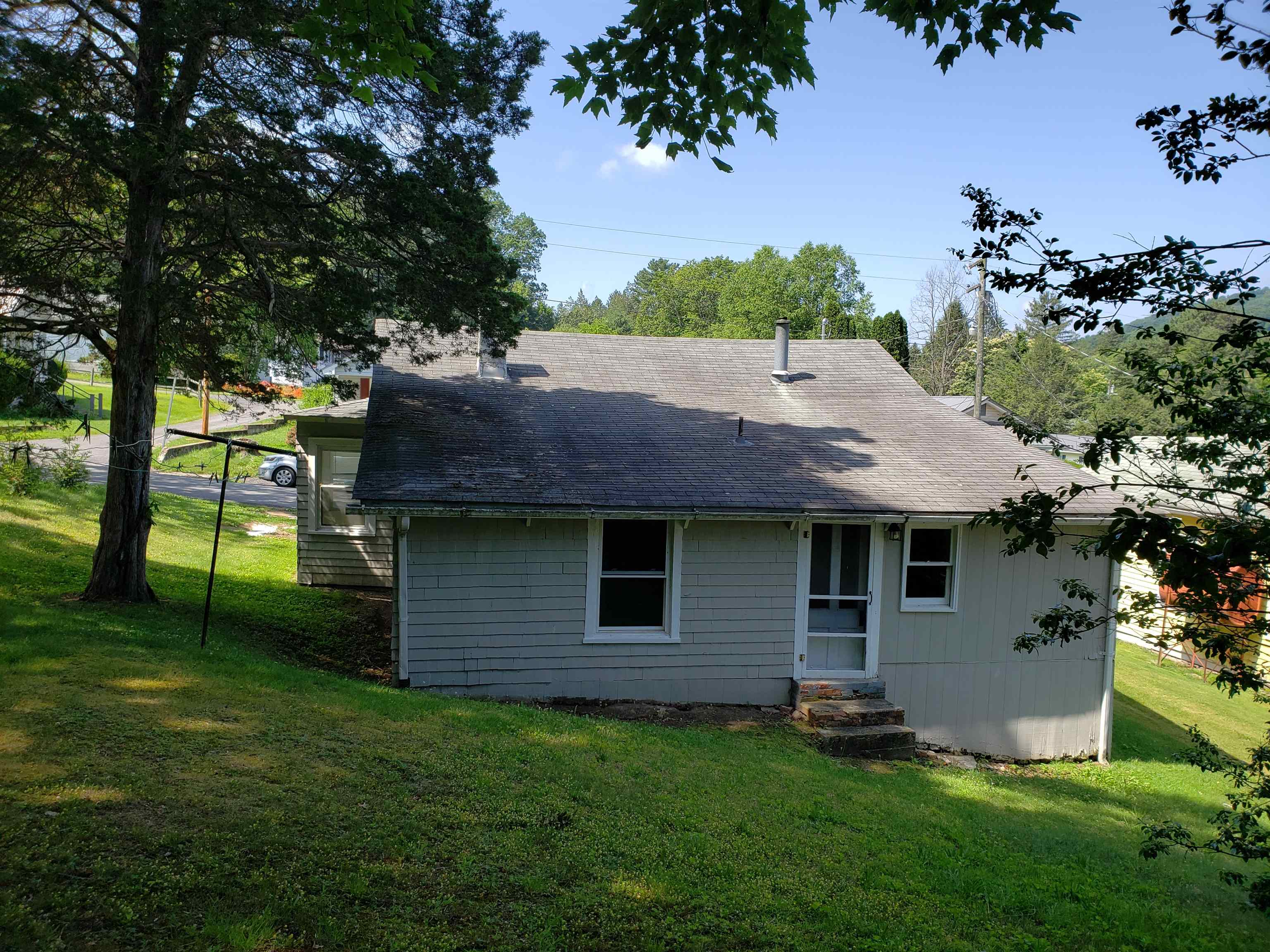 97 KINGSTOWN LN, HOT SPRINGS, Virginia 24445, 2 Bedrooms Bedrooms, ,1 BathroomBathrooms,Residential,Kingtown,97 KINGSTOWN LN,666156 MLS # 666156