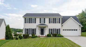 4130 SABRINA CT, PENN LAIRD, Virginia 22846, 4 Bedrooms Bedrooms, ,3 BathroomsBathrooms,Residential,4130 SABRINA CT,666161 MLS # 666161