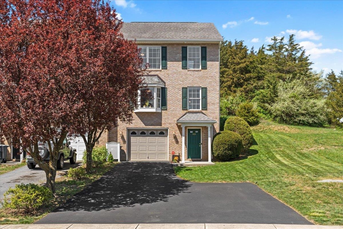 533 POINTE DR, HARRISONBURG, Virginia 22801, 3 Bedrooms Bedrooms, ,2 BathroomsBathrooms,Residential,533 POINTE DR,666166 MLS # 666166