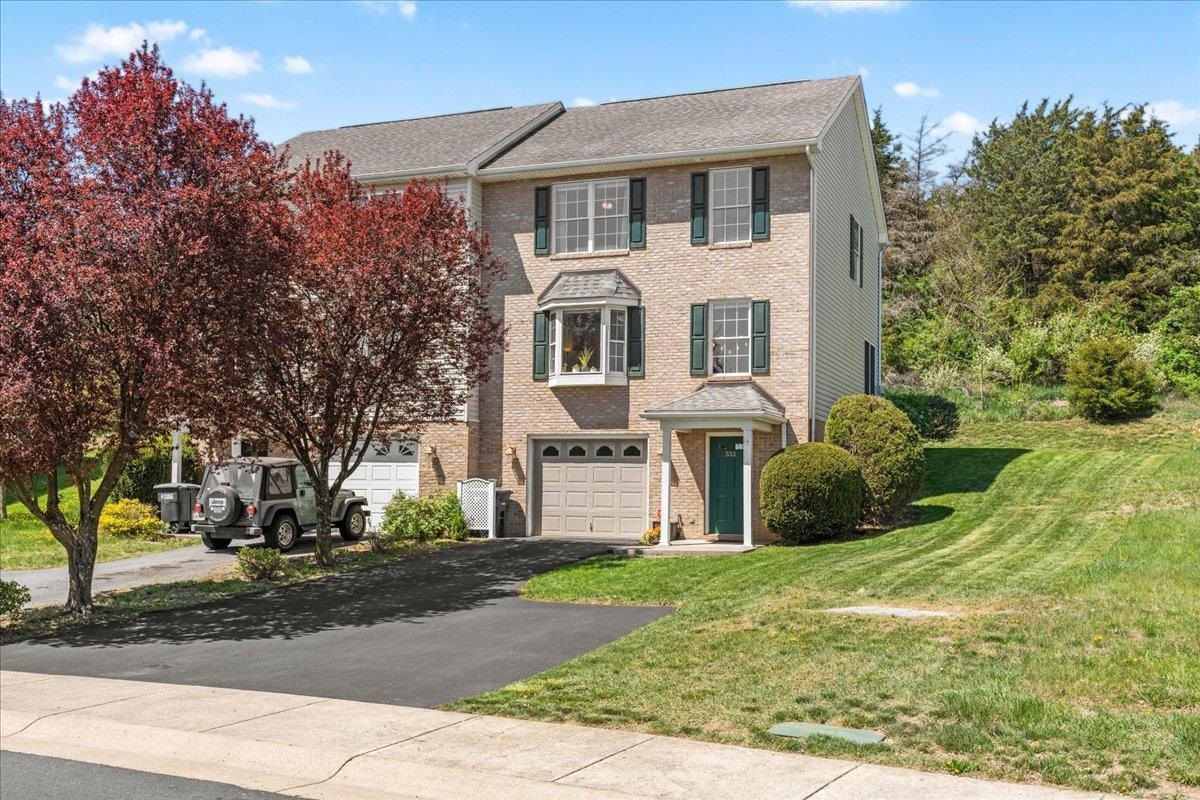 533 POINTE DR, HARRISONBURG, Virginia 22801, 3 Bedrooms Bedrooms, ,2 BathroomsBathrooms,Residential,533 POINTE DR,666166 MLS # 666166