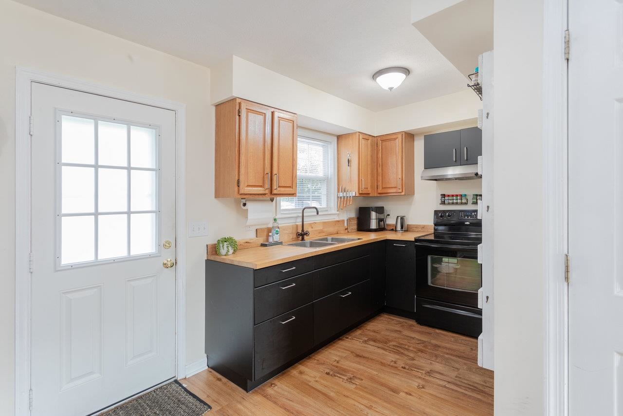 2207 RESERVOIR ST, HARRISONBURG, Virginia 22801, 2 Bedrooms Bedrooms, ,2 BathroomsBathrooms,Residential,2207 RESERVOIR ST,666167 MLS # 666167
