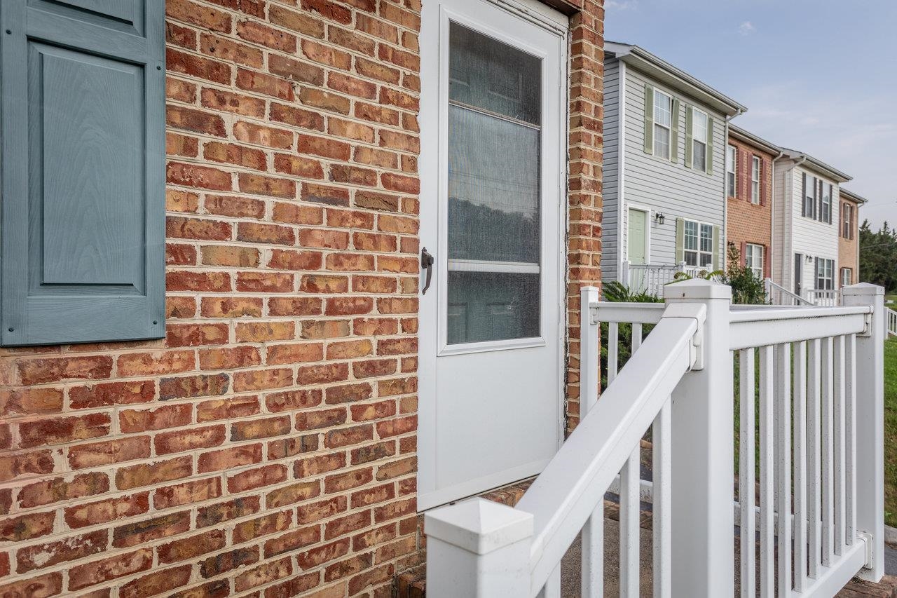2207 RESERVOIR ST, HARRISONBURG, Virginia 22801, 2 Bedrooms Bedrooms, ,2 BathroomsBathrooms,Residential,2207 RESERVOIR ST,666167 MLS # 666167