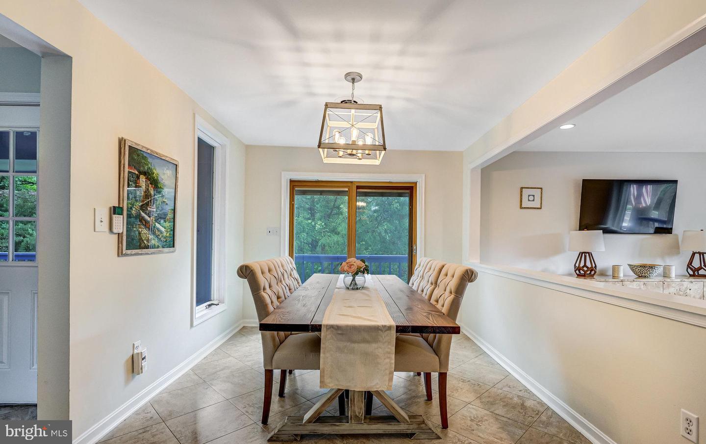 3324 LORCOM LN, ARLINGTON, Virginia 22207, 3 Bedrooms Bedrooms, ,2 BathroomsBathrooms,Residential,For sale,3324 LORCOM LN,VAAR2058166 MLS # VAAR2058166
