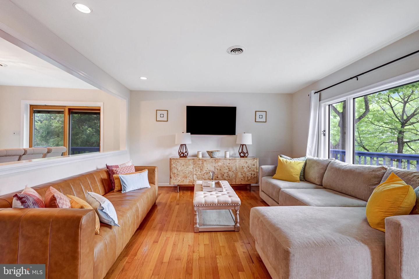 3324 LORCOM LN, ARLINGTON, Virginia 22207, 3 Bedrooms Bedrooms, ,2 BathroomsBathrooms,Residential,For sale,3324 LORCOM LN,VAAR2058166 MLS # VAAR2058166