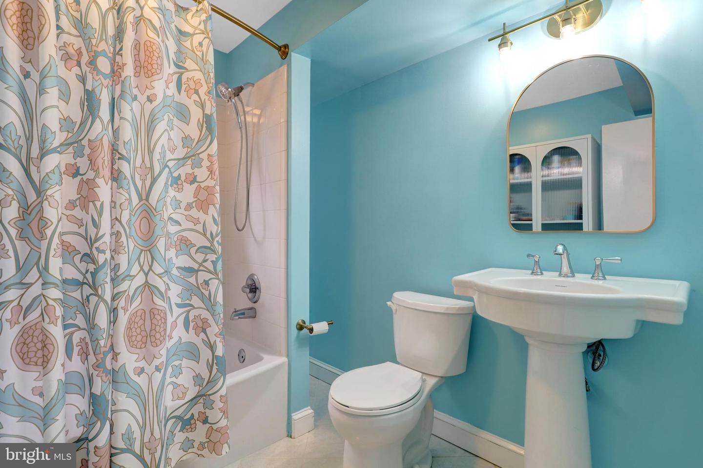 7204 CAMP ALGER AVE, FALLS CHURCH, Virginia 22042, 4 Bedrooms Bedrooms, 9 Rooms Rooms,2 BathroomsBathrooms,Residential,For sale,7204 CAMP ALGER AVE,VAFX2246330 MLS # VAFX2246330