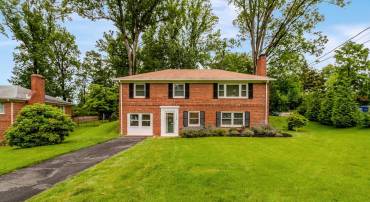 7204 CAMP ALGER AVE, FALLS CHURCH, Virginia 22042, 4 Bedrooms Bedrooms, 9 Rooms Rooms,2 BathroomsBathrooms,Residential,For sale,7204 CAMP ALGER AVE,VAFX2246330 MLS # VAFX2246330