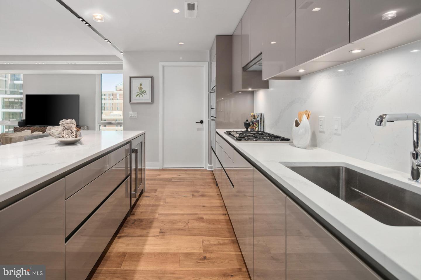 1781 N PIERCE ST #1003, ARLINGTON, Virginia 22209, 2 Bedrooms Bedrooms, ,2 BathroomsBathrooms,Residential,For sale,1781 N PIERCE ST #1003,VAAR2059202 MLS # VAAR2059202
