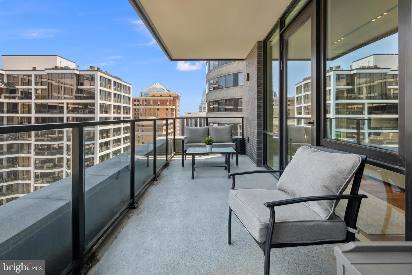 1781 N PIERCE ST #1003, ARLINGTON, Virginia 22209, 2 Bedrooms Bedrooms, ,2 BathroomsBathrooms,Residential,For sale,1781 N PIERCE ST #1003,VAAR2059202 MLS # VAAR2059202