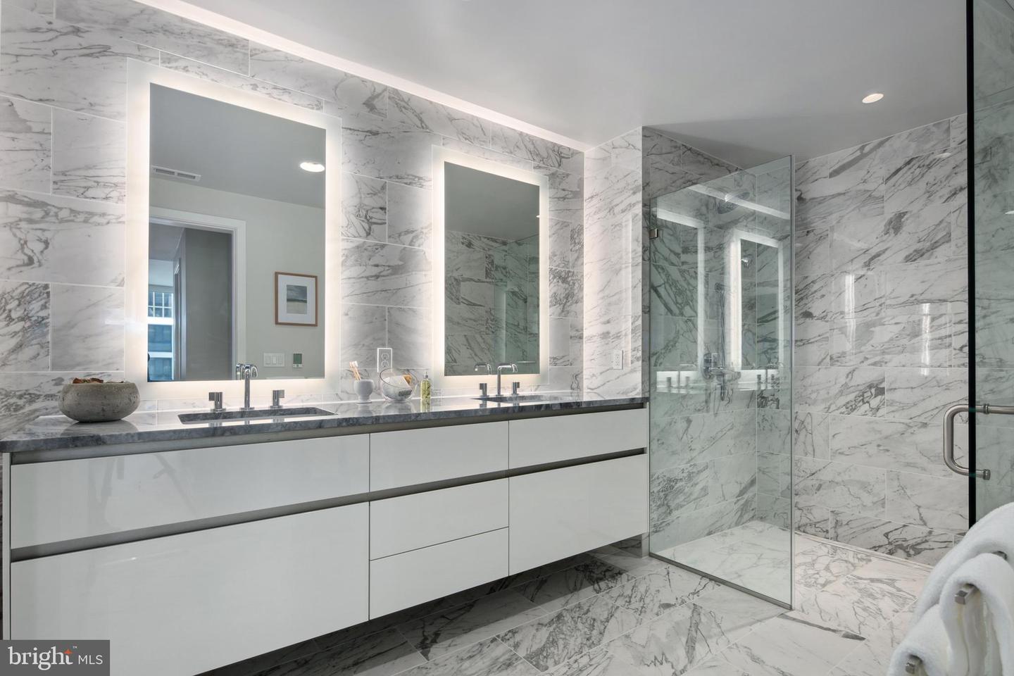 1781 N PIERCE ST #1003, ARLINGTON, Virginia 22209, 2 Bedrooms Bedrooms, ,2 BathroomsBathrooms,Residential,For sale,1781 N PIERCE ST #1003,VAAR2059202 MLS # VAAR2059202