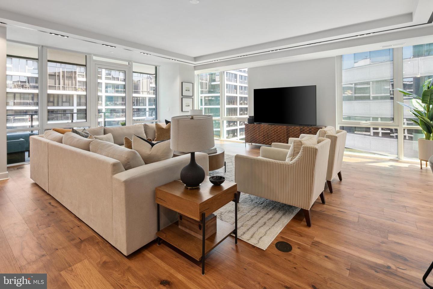 1781 N PIERCE ST #1003, ARLINGTON, Virginia 22209, 2 Bedrooms Bedrooms, ,2 BathroomsBathrooms,Residential,For sale,1781 N PIERCE ST #1003,VAAR2059202 MLS # VAAR2059202