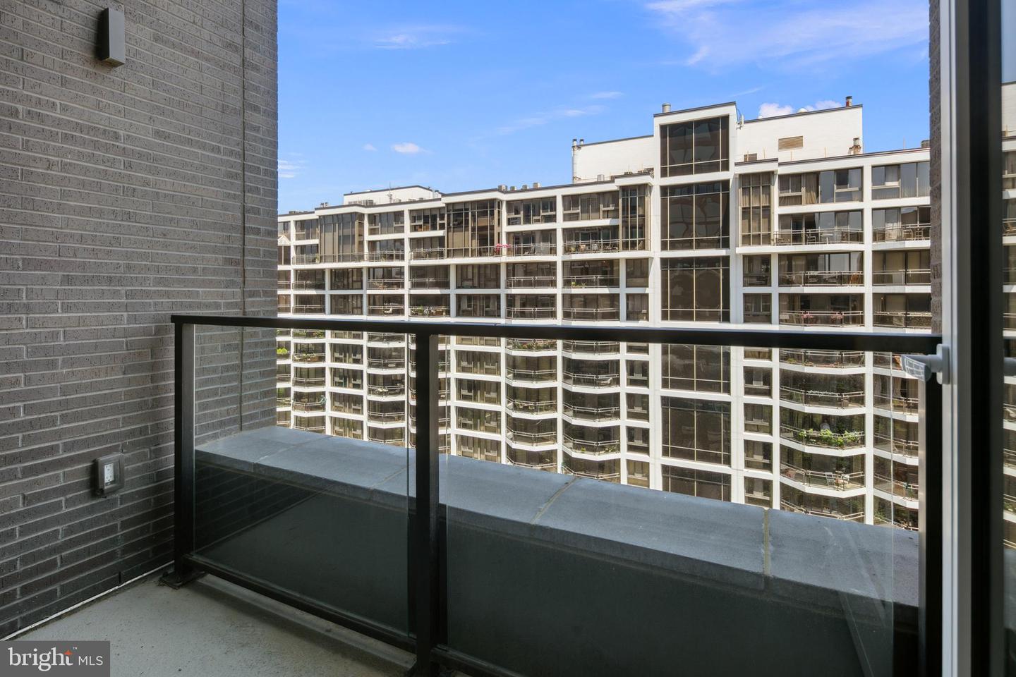 1781 N PIERCE ST #1003, ARLINGTON, Virginia 22209, 2 Bedrooms Bedrooms, ,2 BathroomsBathrooms,Residential,For sale,1781 N PIERCE ST #1003,VAAR2059202 MLS # VAAR2059202