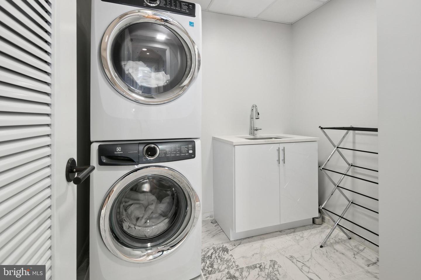 1781 N PIERCE ST #1003, ARLINGTON, Virginia 22209, 2 Bedrooms Bedrooms, ,2 BathroomsBathrooms,Residential,For sale,1781 N PIERCE ST #1003,VAAR2059202 MLS # VAAR2059202