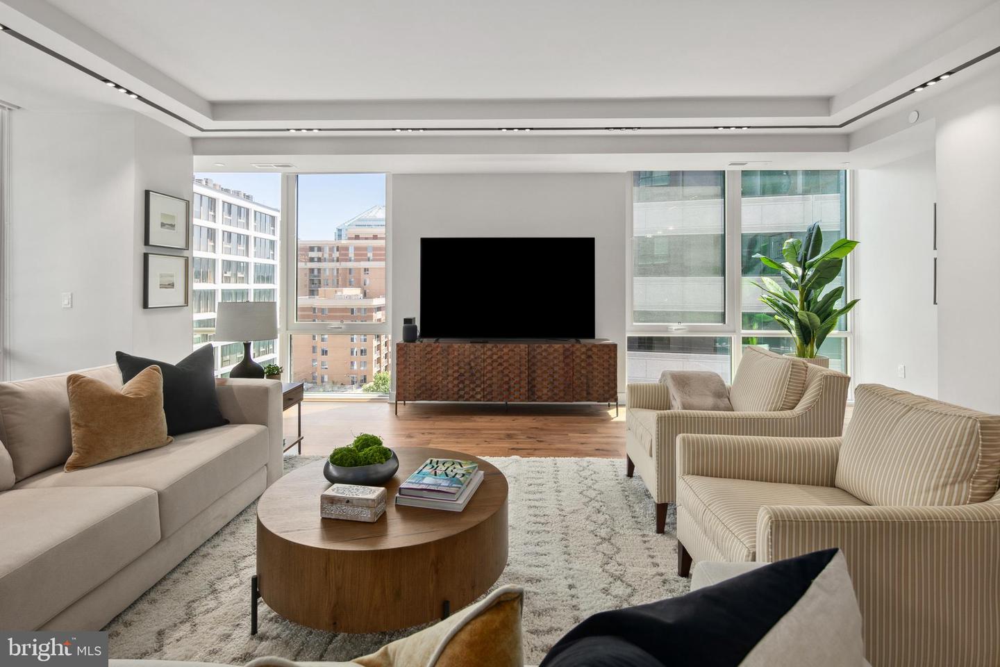 1781 N PIERCE ST #1003, ARLINGTON, Virginia 22209, 2 Bedrooms Bedrooms, ,2 BathroomsBathrooms,Residential,For sale,1781 N PIERCE ST #1003,VAAR2059202 MLS # VAAR2059202
