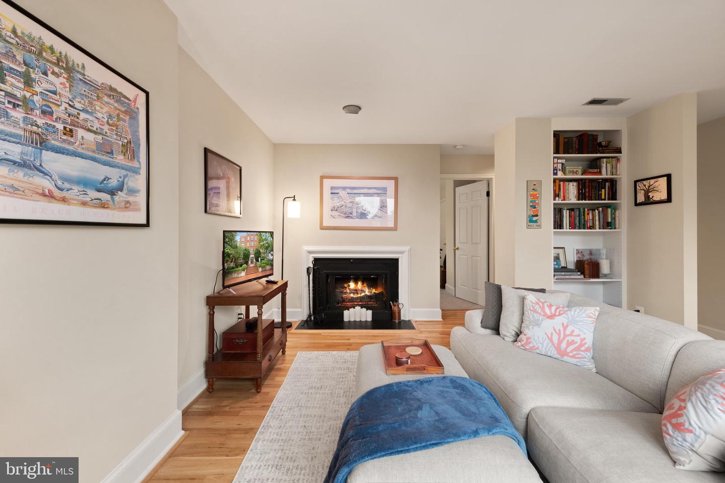 317 10TH ST NE #13, WASHINGTON, District Of Columbia 20002, 1 Bedroom Bedrooms, ,1 BathroomBathrooms,Residential,For sale,317 10TH ST NE #13,DCDC2205976 MLS # DCDC2205976