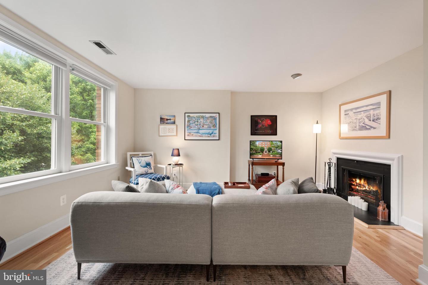 317 10TH ST NE #13, WASHINGTON, District Of Columbia 20002, 1 Bedroom Bedrooms, ,1 BathroomBathrooms,Residential,For sale,317 10TH ST NE #13,DCDC2205976 MLS # DCDC2205976